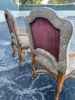 2 Chairs Good Conditions