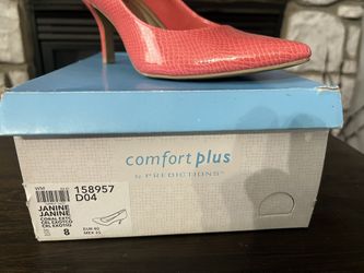 Women’s Shoes Coral Pink Size 8