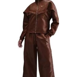 New Nike Windrunner Sport Set! 