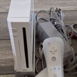 White Nintendo Wii System Console