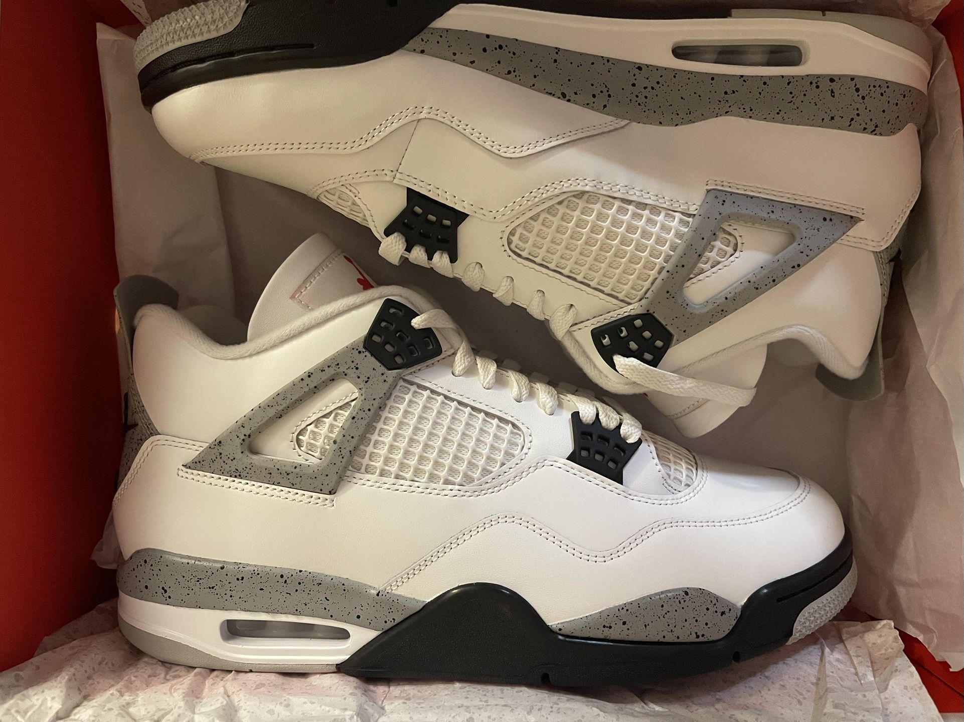 Ds Jordan 4 White cement Sz 11.5