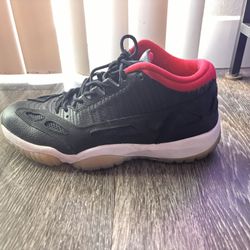 SIZE 12 JORDAN I.E. 11 Low 