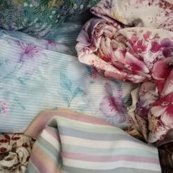 YARDAGE!! MUCHO DOILLIES,YARN CRAFTS