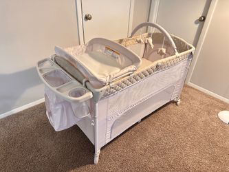 Crib with all its accessories