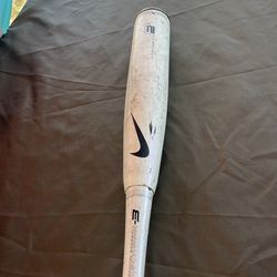 Nike Aero CX2 Baseball Bat 33/30 Carbon Composite 2 5/8 White -3.   $60 OBO