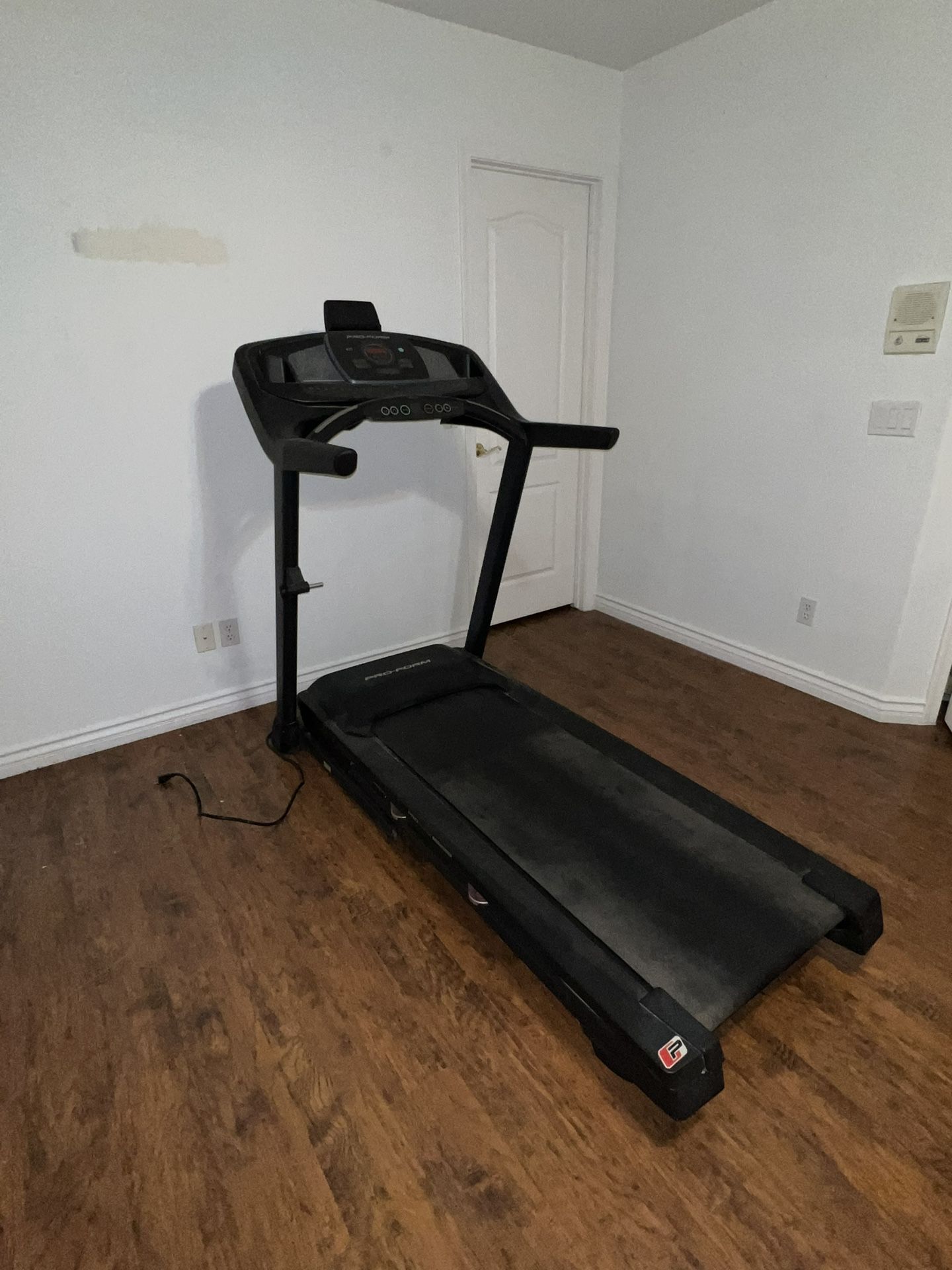 Huge IFIT Proform Treadmill For Sale!