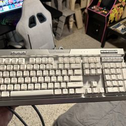 Corsair K70 RGB