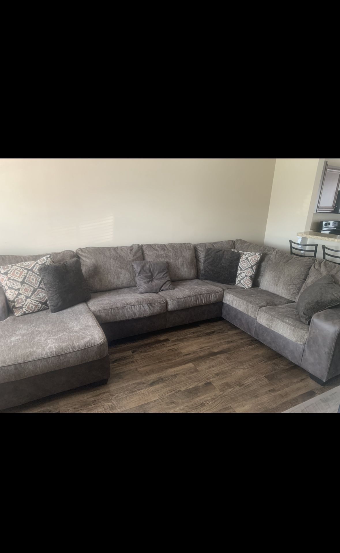 3-piece Sectional Couch 