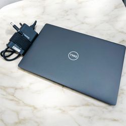 Dell i5 vPro Quad Core Full HD touchscreen laptop / Windows 11 Pro / SSD 256 / RAM 16GB / Camera / Antivirus / HDMI / Bluetooth / WiFi / USB C / Backl