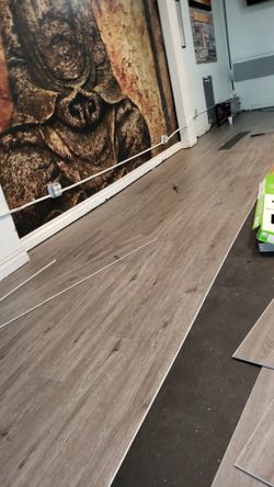 VINYL FLOORING