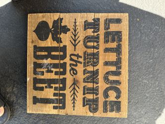 Kitchen Lettuce Turnip Beet Sign