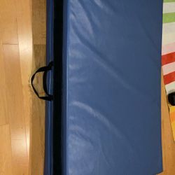4 Panel Gymn Mat. Folds Up
