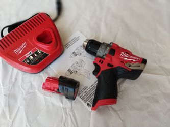 Milwaukee M12 Gen2 Fuel hammer drill driver kit