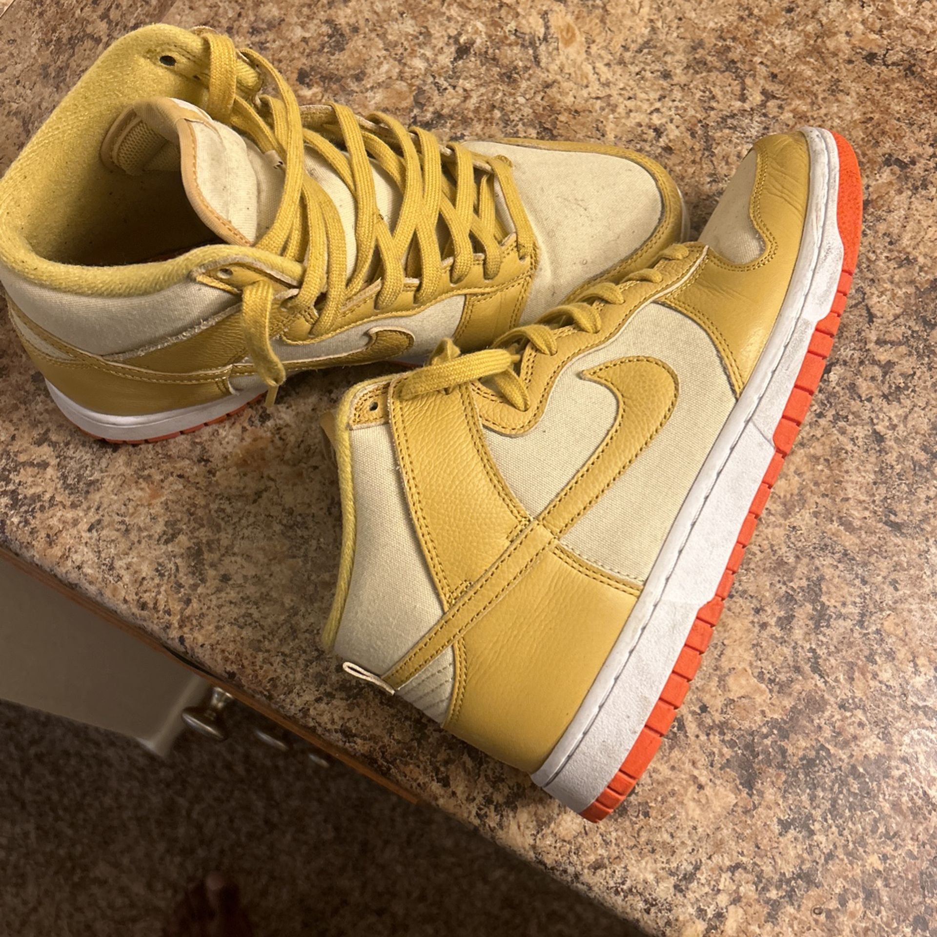 Nike Dunks Only Wore Couple Of Times