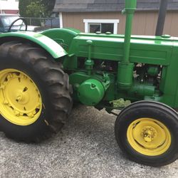 Vintage Antique John Deere Model D Tractor