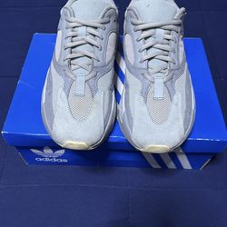 Adidas Yeezy Boost 700 Inertia 2019  Size 8