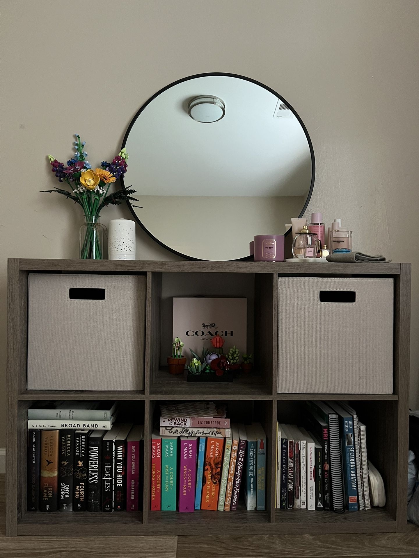 Cube Shelf with storage Bins