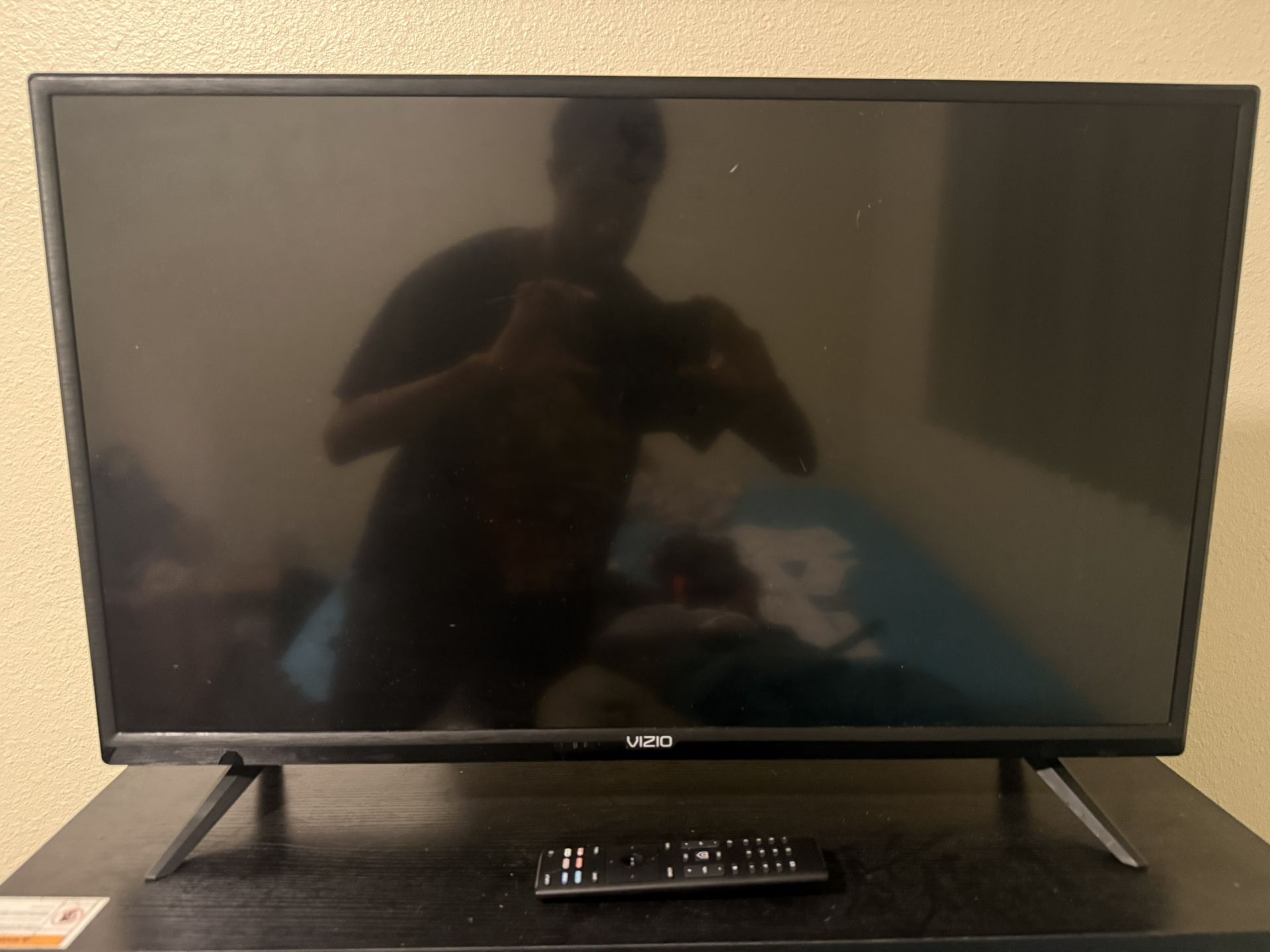 📺 Vizio Smart TV — Great Condition!