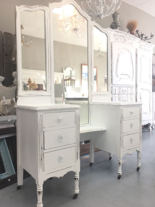 White Distressed 6 Drawer Makeup Vanity - Distressed Makeup Vanity White Distressed 6 Drawer Makeup Vanity - Distressed Makeup Vanity
