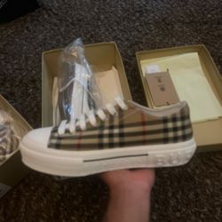Burberry Shoes 