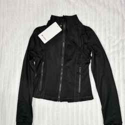 Black Lululemon Define Cropped jacket
