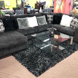 By Ashley// Oversized Sectional, Seccional, Couch 