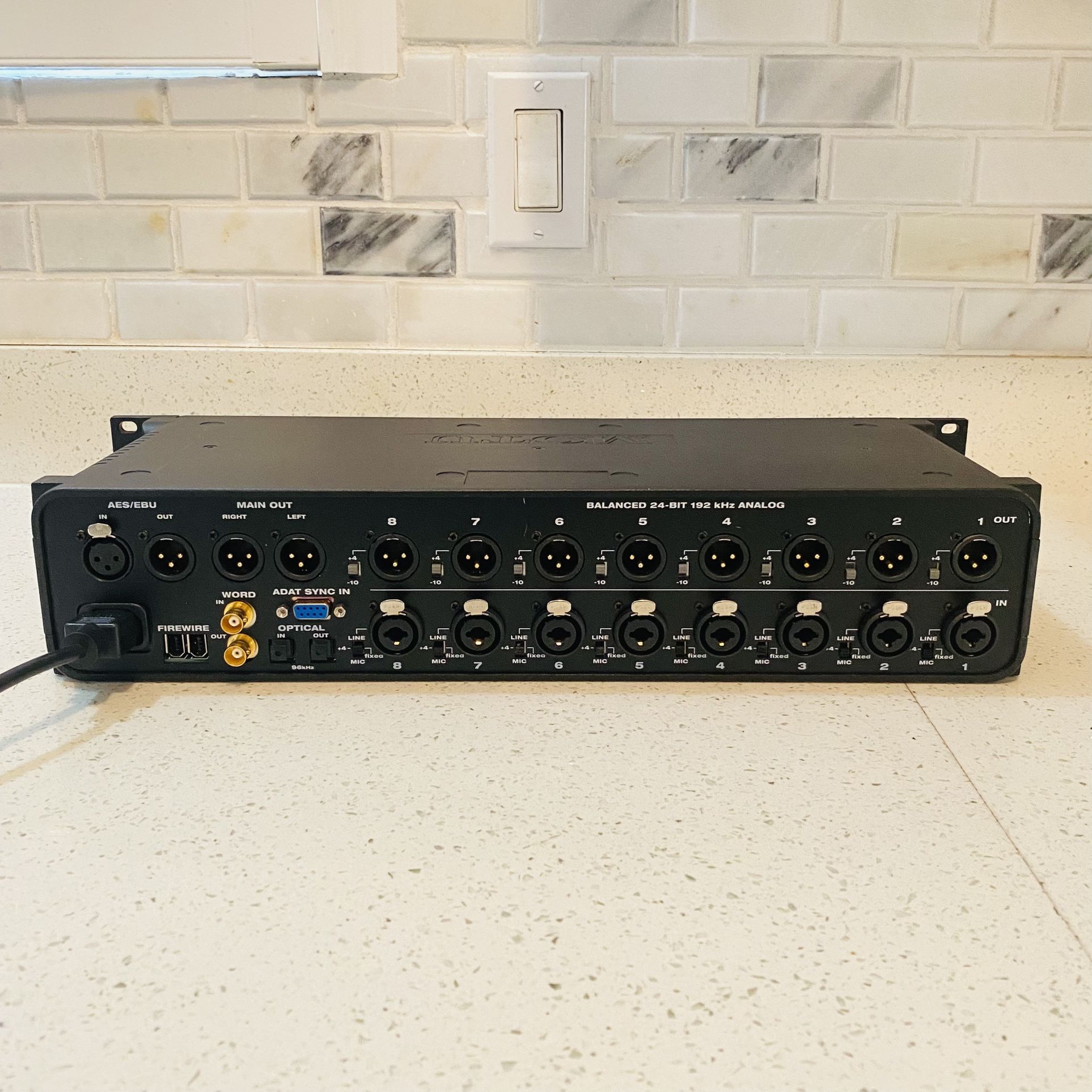 MOTU 896HD-8-Channel-24 Bit-192 kHz-Firewire Audio Interface-XLR I