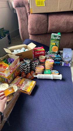 180 ITEMS of BRAND NEW WET CAT FOOD