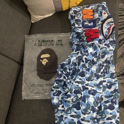  BAPE hoodie size XL new with tags 