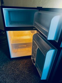 GALANZ 3.1 CU FT MINI FRIDGE + FREEZER | 2-DOOR | CLEAN & WORKS GREAT