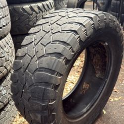 1 Used   Tire 35/12.50/20 general grabber X3