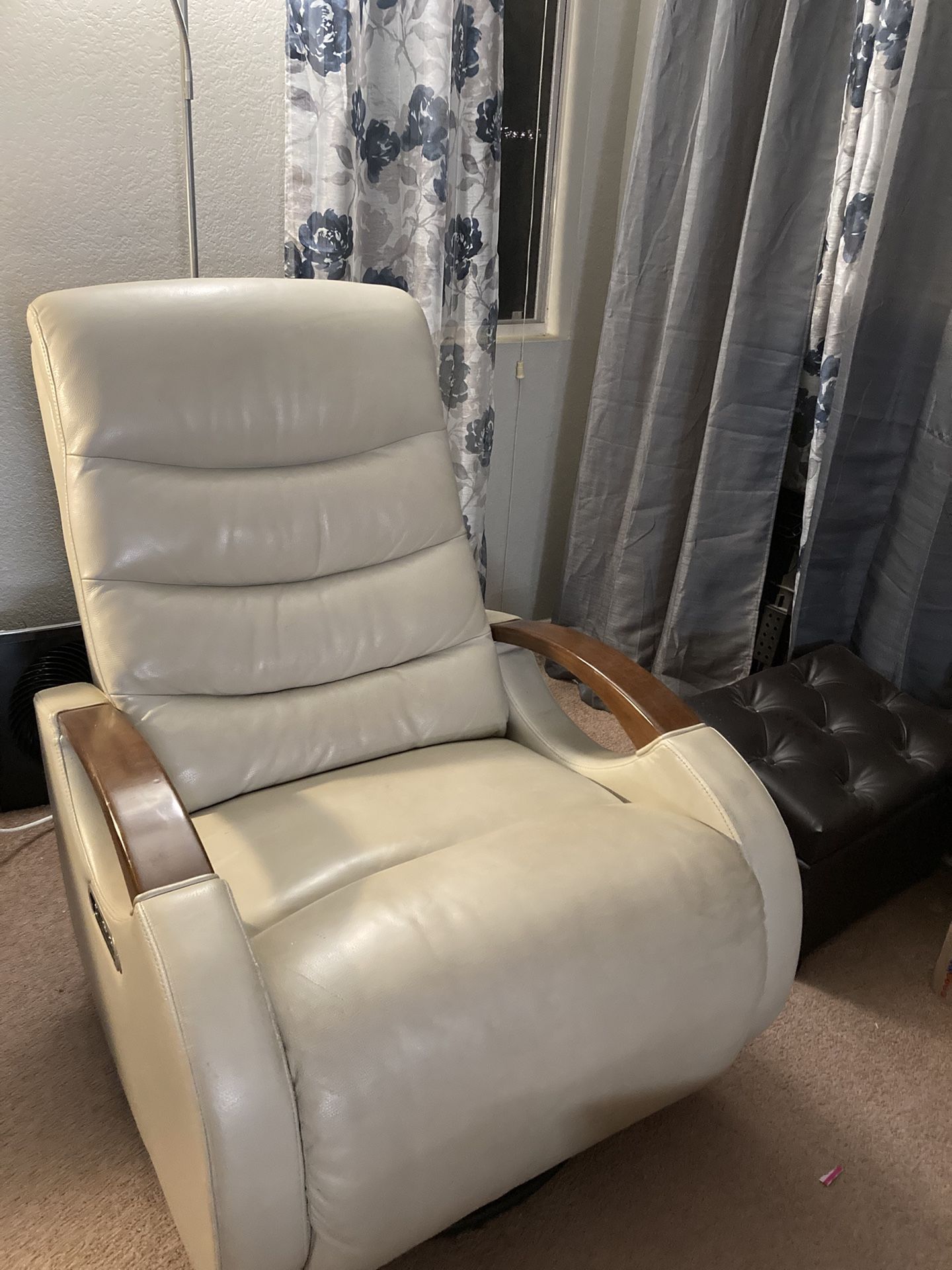 Electric recliner chair