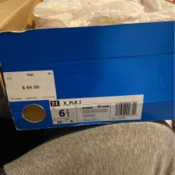 Women’s Adidas w/box