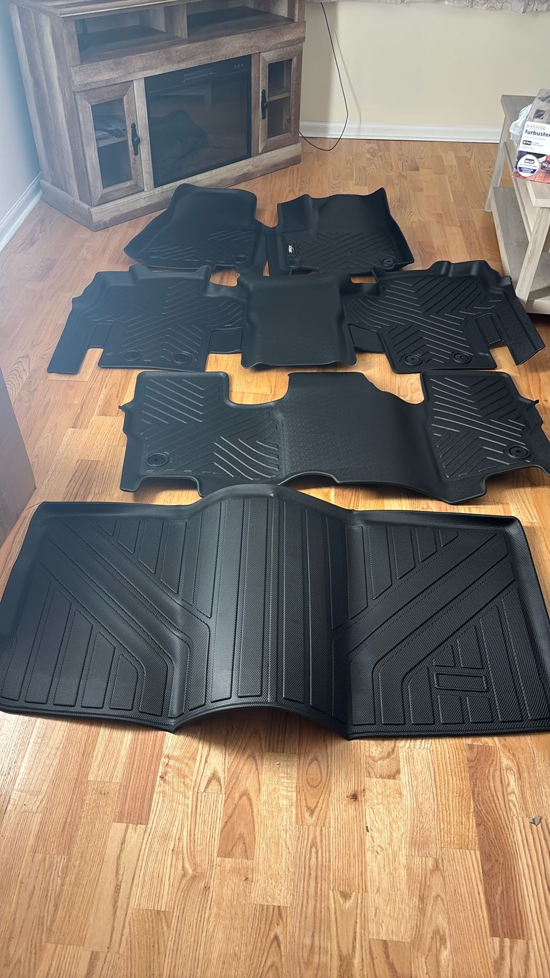 Complete Set Of Car Mats For Jeep Model Year 2022 through 2025
