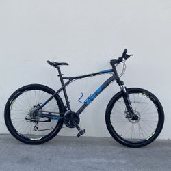 GT MOUNTAIN BIKE /SIZE TIRES 27” /SIZE FRAME LARGE 
