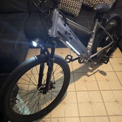 
Schwinn  Marshall Full  Electric Bicycle/Adult/Like New  🚴‍♂️💨
