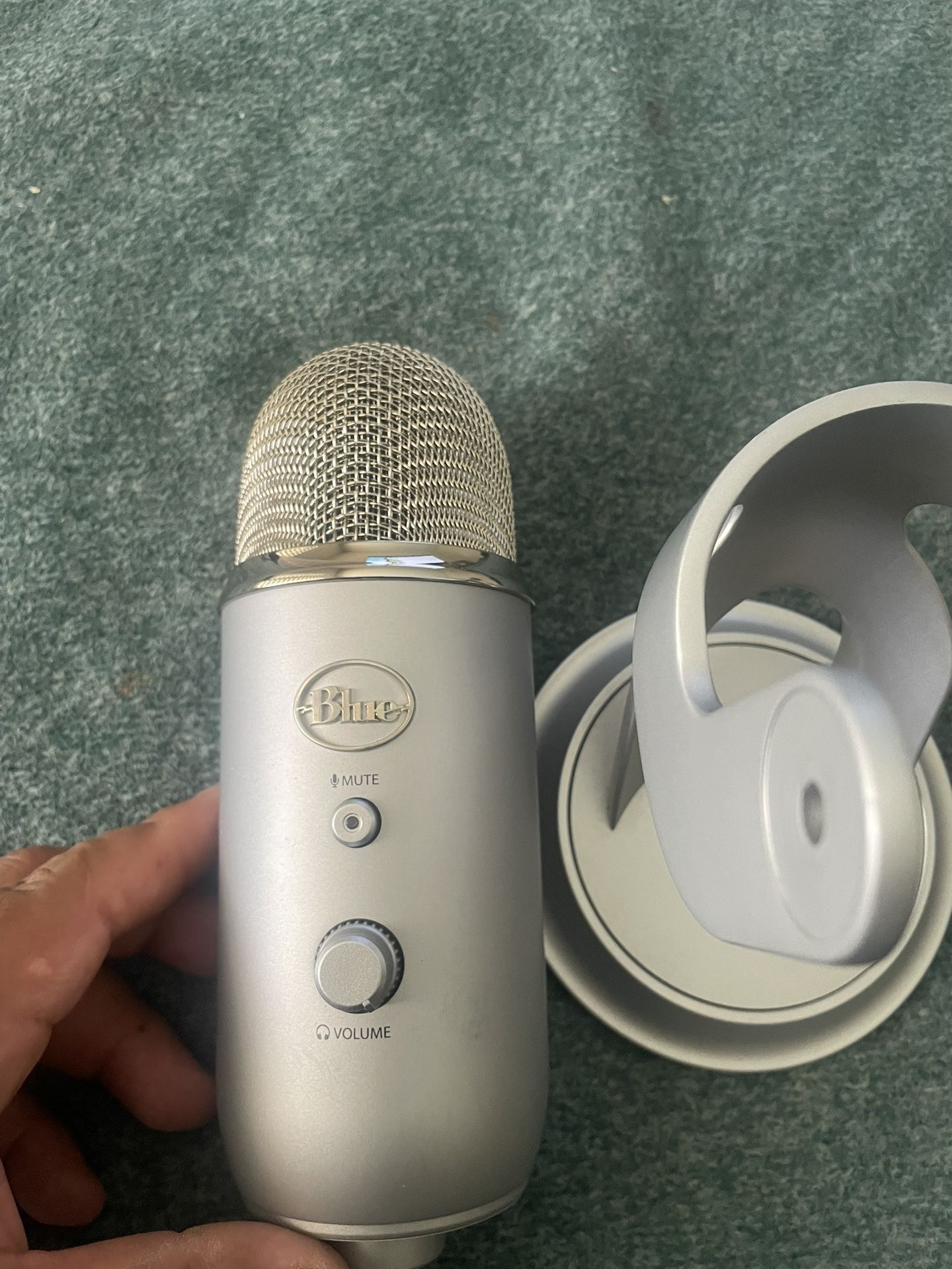 Blue Yetti Mic ( Silver)