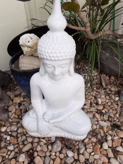 Cool medium sized Buddha statue