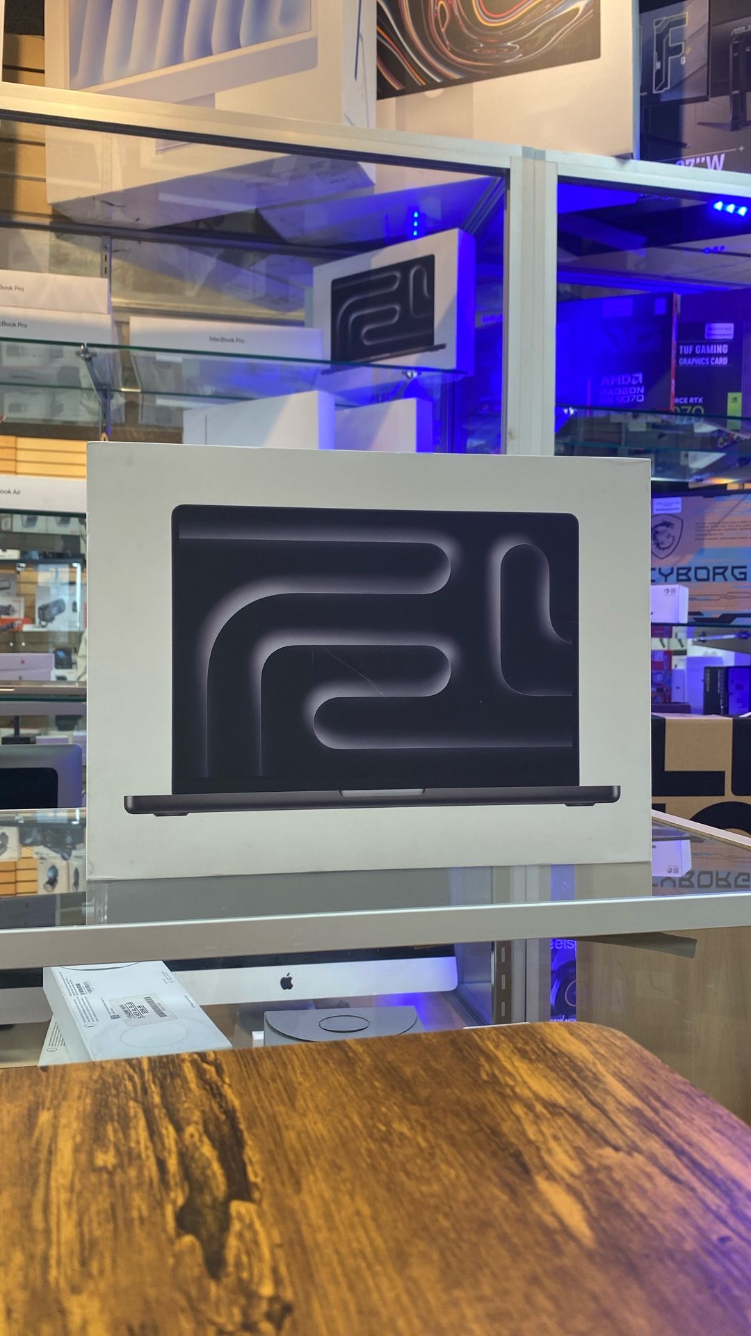 14” MacBook Pro M4 24GB RAM 1TB