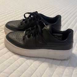Black Nike AirForce 1 - Sneaker for Woman Size 6.5