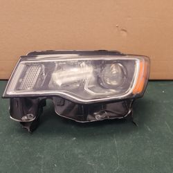 2017-2020 JEEP GRAND CHEROKEE BASE HEADLIGHT DRIVER LEFT HALOGEN 17-20 OEM