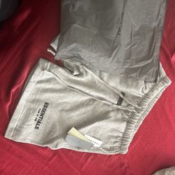 Essentials Short