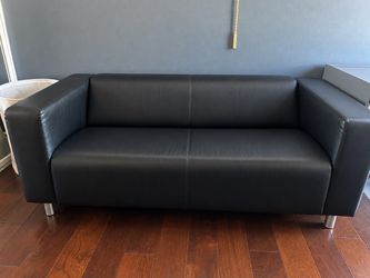 IKEA KLIPPAN Loveseat black