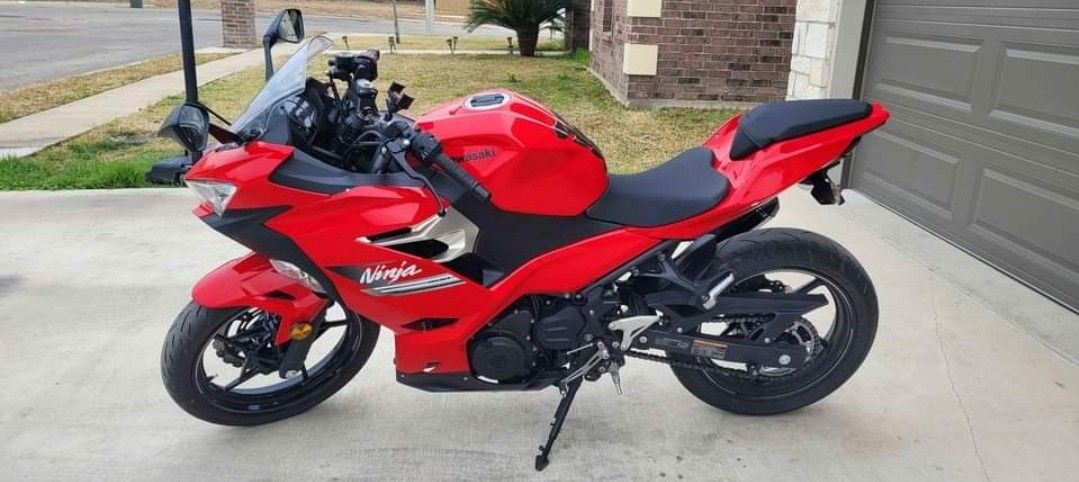 2021 Kawasaki Ninja 400cc