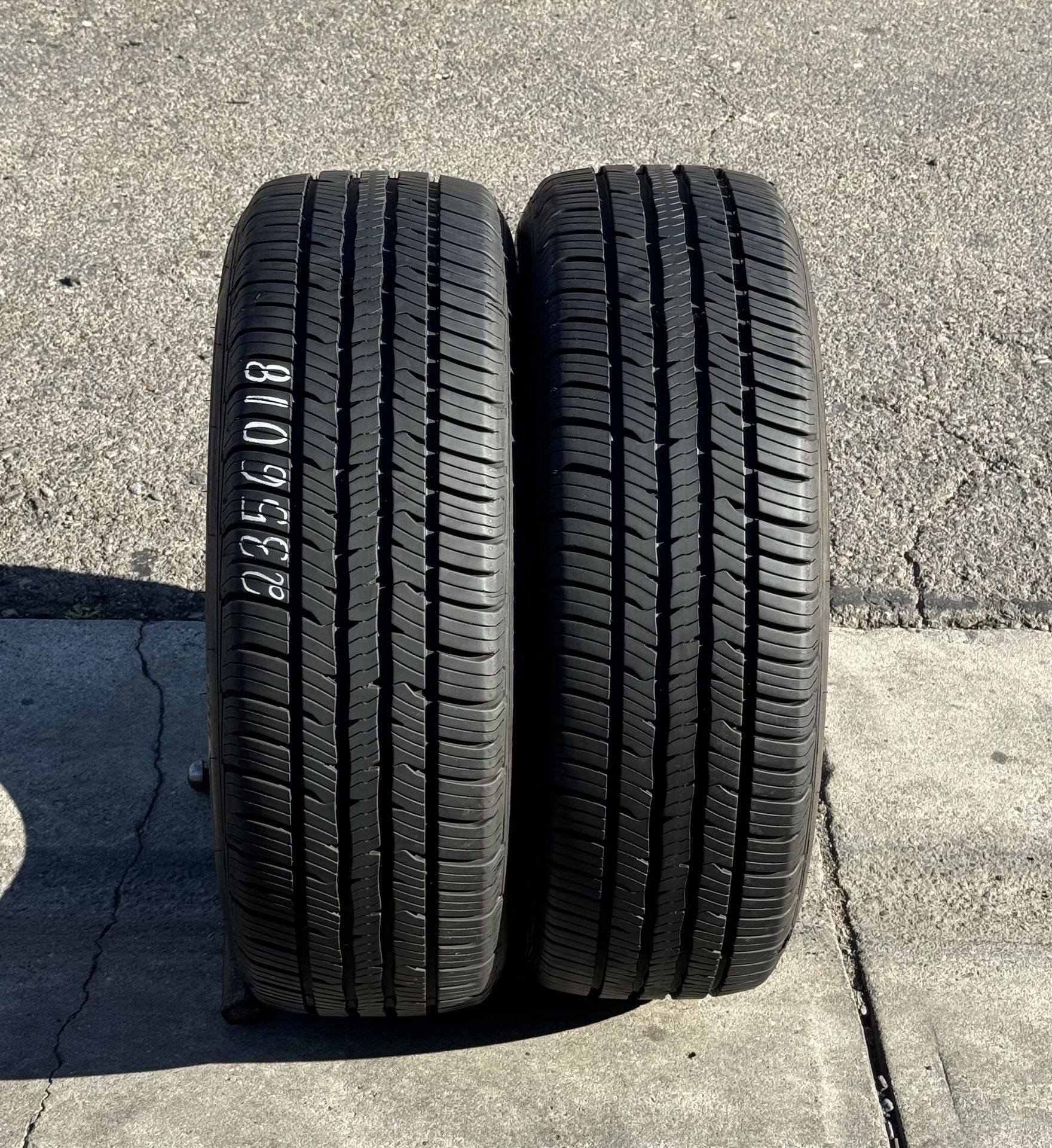 235/60/18 BFGOODRICH ADVANTAGE