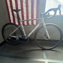 Specialized Allez Sprint with SRAM Rival AXS