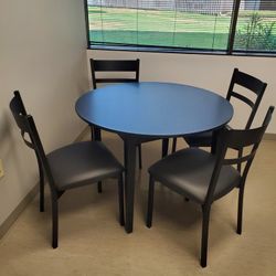Cort 30 Inch Round Table With 4 Chair $250 (Good Condition)