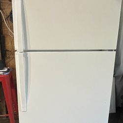 Whirlpool Refrigerator Used Working Good Condition 