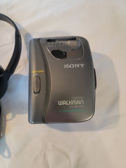 Sony Walkman FM/AM Cassette Player WM-FX323