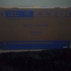43" Insignia Smart TV 